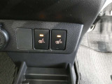 運転席と助手席には寒い時にうれしいシートヒーターが装備されてます。