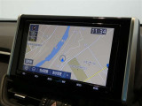 純正ナビを装備。タッチパネル式で使いやすく、お出かけもラクラクです。