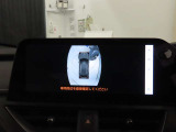 純正ナビ付です。もちろん車両後方を表示するバックガイドモニターが付いていて車庫入れ安心!