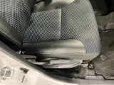 痛みの出やすい運転席シートの角、フロアマット、座面、ともに良好です