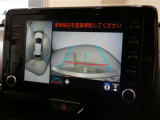 バックガイドモニターで、後方を確認しながら安心して駐車することができます。運転初心者も熟練者も必須の機能ですよ!