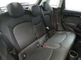 リアシートも良好な状態です。