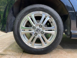 【純正14インチアルミホイール】外観にマッチした純正アルミホイールを装着しております。各種社外アルミホイールや、スタッドレスタイヤも取扱いしております。是非ご相談くださ