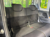 後部座席も気になるようなキズ・汚れやへたり等、大きなダメージはなく、良好な状態です。