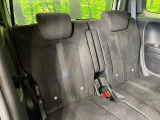 後部座席も気になるようなキズ・汚れやへたり等、大きなダメージはなく、良好な状態です。