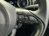 ステアリングスイッチ付き。前方から目を離すことなく操作することが可能です。