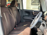 内装ルームクリーニング済みです。しっかり綺麗にしていますので、是非、お確かめください。納車時にはもう一度キレイにいたしますよ!