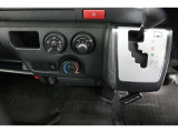 ■インパネ周り■すぐ手の届く場所にスイッチが配置されており、使い勝手が良いです!日々の運転も快適になりますね♪