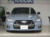 日産らしさを引き立てる大きなVモーショングリル。スポーツバンパー装着!日産の少ないスポーツセダンです。