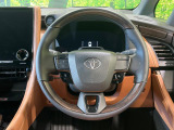 【純正革巻きステアリング】上質な革を使用することで、手にしっかり馴染みとても運転しやすいハンドルです♪