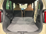 リアシートを倒すと、ラゲッジスペースを広くお使いいただけます!