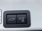 リヤゲートはパワーバックドアです!スイッチで開閉が出来て週末のお買い物にも便利です!