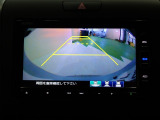 バックも安心のリアカメラ付いています。リアカメラがあると、いつでも安全にバックできますね。死角も減ります。3ビュー切り替え、ガイド線表示なので便利です。