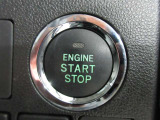 エンジンスタートはプッシュボタンを押すだけ!キーを取り出す必要ございません♪