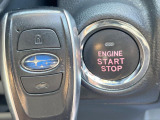 【アクセスキー&プッシュスタート】カバンやポケットに入れたままでもドアの施錠・解錠が可能なスマートキーを装備。エンジンのオン・オフ時もカギを取り出す必要が無く、ボタンをプッシュするだけでOK♪