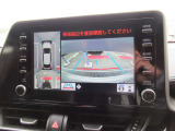 車を上から見下ろしているかのような映像で周囲の状況を確認できるアラウンドビューモニター。狭い駐車場や駐車が苦手な方でも安心。