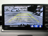 バックカメラの画像です。ガイドラインがスムースな車庫入れをサポートいたします。車庫入れの安心感がアップしますね。