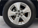 「トヨタ純正アルミホイール」を装着!純正なので車のデザインともマッチしています。高級感やスポーティーさを際立たせてくれます。