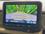 【バックカメラ】駐車時に後方がリアルタイム映像で確認できます。大型商業施設や立体駐車場での駐車時や、夜間のバック時に大活躍!運転スキルに関わらず、今や必須となった装備のひとつです!