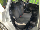 後部座席も気になるようなキズ・汚れやへたり等、大きなダメージはなく、良好な状態です。