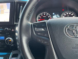 【 ステアリングスイッチ 】手元のスイッチでナビ操作が可能で、非常に便利な機能です!取り付けのナビによってはオプション設定となっております!詳しくはスタッフまで♪