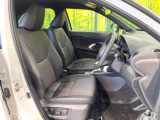 運転席シート廻りは使用感も少なく、良好な状態となっています。前オーナー様が丁寧に使っていたことがよくわかりますね。