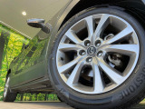 【純正18インチアルミホイール】外観にマッチした純正アルミホイールを装着しております。各種社外アルミホイールや、スタッドレスタイヤも取扱いしております。是非ご相談ください♪