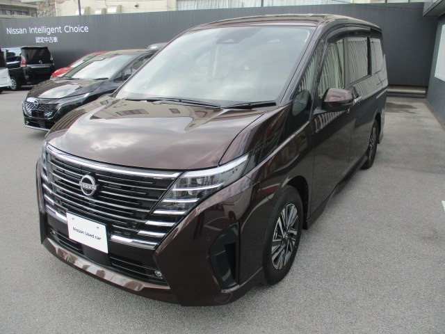 セレナ 1.4 e-POWER ハイウェイスターV 