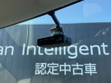 高画質で録画するドライブレコーダーが前後装備してます。