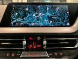 iDriveはナビの機能に加え、ミュージックコレクション、車両状態の確認、設定の変更等が操作可能です。
