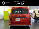カングーの特徴である観音開きリアドアです。用途に合わせてて左右使い分けてください