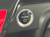 ホンダセンシング装着車となっております。衝突軽減ブレーキ、誤発進抑制機能、歩行者事故低減ステアリング、路外逸脱抑制機能、アダプティブクルーズコントロール、車線維持支援システム他、安全運転を幅広く支援。
