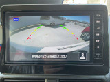 ギアを『R』に入れた後、カメラボタンを2回押すと、後方の映像をナビ画面にうつしてくれるので、駐車がし易くなります。