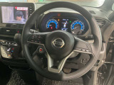 ステアリングも使用感が少なく、きれいな状態です