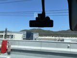 今やまさかの時のドライブレコーダー! 運転状況を映像と音声で記録します。ナビ画面でメニュー操作が出来る連動タイプです♪