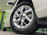【純正アルミホイール】外観にマッチした純正アルミホイールを装着しております。各種社外アルミホイールや、スタッドレスタイヤも取扱いしております。是非ご相談ください♪