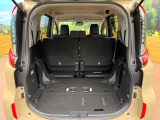 後席を格納すると、これだけの広さが!シーンに合わせたシートアレンジで、大きな荷物も積むことが出来ます♪