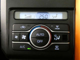 【エアコン】オートエアコン装備済み☆操作パネルも使いやすくラクラク簡単♪是非実際に試してみて下さいネ☆
