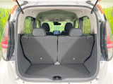 普段のお買い物や通勤、送迎等に十分な荷室スペースを確保しております。セカンドシートを倒すと、大きな荷物の積載も可能です♪