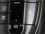 電動パーキングブレーキを装備しております。