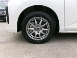 14インチ社外アルミホイール。路面に近いホイール部分は特に目立ちますし、車のイメージも大きく変わりますよ!