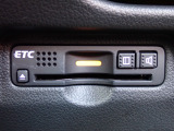 ■【ETC車載器】が装備されています。セットアップをしてお渡しとなり、ETCカードを差し込むだけで高速道路の利用が可能です。