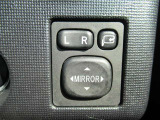 駐車時や狭い道でのすれ違い時に気を使うミラー。電動格納式ドアミラーはそんな時に便利です。
