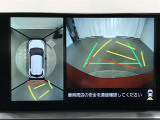 【パノラミックビューモニター】専用のカメラにより、上から見下ろしたような視点で360度車の周囲を確認することができます。