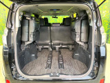 後席を格納すると、これだけの広さが!シーンに合わせたシートアレンジで、大きな荷物も積むことが出来ます♪