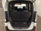 コンパクトボディーなのに、荷室はこんなに広々!たくさん荷物が積めますよ。