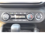 オートエアコン付です。簡単操作で快適に車内温度をコントロールします。