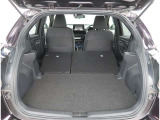 【トランクルーム】荷室の広さも十分です!シートアレンジでシートを畳めば長い荷物だって積めますね。シートアレンジの操作方法など、お気軽にご相談下さい。