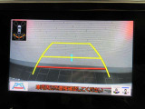バックモニターで、駐車時に見えにくい後方をしっかり確認できます。