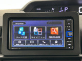 ダイハツ純正ナビゲーションを装備しています☆TVは画像がきれいなフルセグになっていてスマホに入っている音楽もBluetoothで繋いで楽しんでいただけます☆